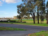 Budget on the Lake Hotels in Hamilton