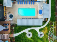 Blue Elk Inn - Pool