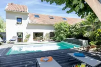 Une Odeur de Tilleul Các khách sạn ở Montverdun