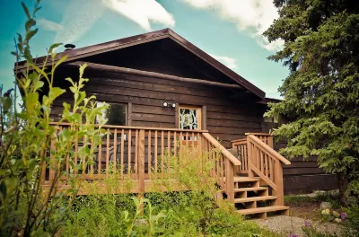 McKinley Creekside Cabins & Cafe'-The Carlo Guest Cabin