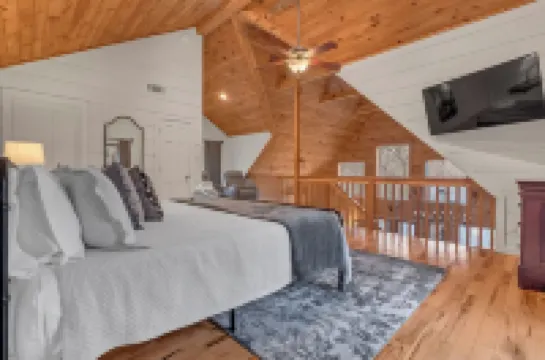 Sautee By Morning - Gorgeous Helen GA Cabin, Couples Retreat, Fiber Optic