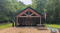 Cozy 2-BR cabin with bonus loft bedroom by the Wine Trail in the Shawnee Forest!