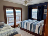Farm Island Missouri River Views Hotels in Hughes County
