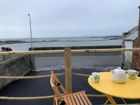 Lagoon View Cottage, just a step from the sea. Hotels in Newtownards