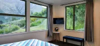 Entire 2 bedroom detached chalet, in private woodland with valley views. Hoteles en Arthurs Point
