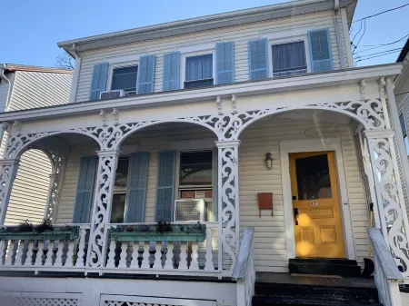The Strand House with hot tub