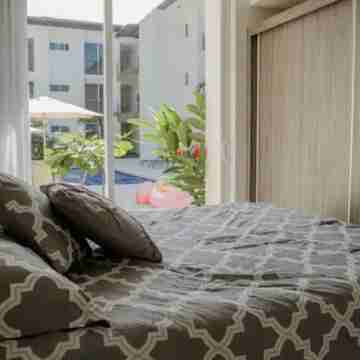 Modern beach Condo With Jacuzzi and pool Rooms