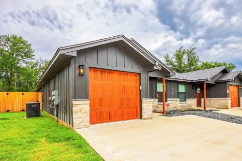 Pet-Friendly • UMHB Walkable • Downtown • Fire Pit • Hot Tub