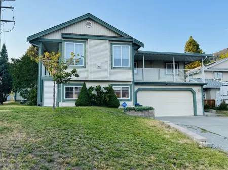 Merritt Crown Hill - 1 bedroom w/AC Suite 100