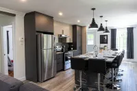 Aux portes de L'île Hotels in L'Ile-d'Orleans