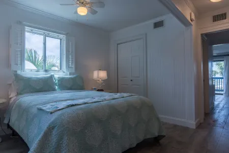 Beachfront condo as featured on HGTV! Отели рядом с достопримечательностью «Cockspur Island Lighthouse»