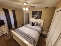 Grandma's House Отели рядом с достопримечательностью «Lazy Gator Gifts»