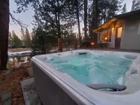 Riverfront Cabin - Sunriver/Mt.Bachelor, HotTub, Pet Friendly!