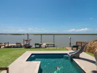 LUXURIOUS BEACH RETREAT WITH THE BEST FISHING AND OCEAN VIEWS IN ALL OF SARGENT! Hotels in Sargent