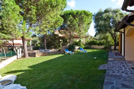 San Teodoro: Villa 4 places near La Cinta beach Отели рядом с достопримечательностью «Parco pubblico con giochi per i bambini»