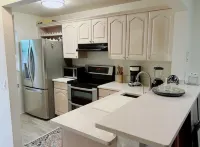 Charming 2-bedroom Townhouse on Hutchinson Island, with private beach access.