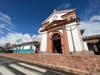 Cozy apartment just 20 minutes from the AIRPORT!