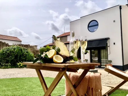 Beautiful country villa with private pool - oasis of calm near Lisbon