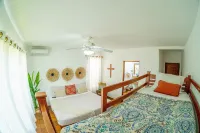 Beautiful Beachfront house, ideal for big families Hotels in 