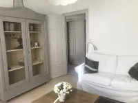 Appartement 2 à 4 p et Jardin en Bord de Rivière, en Coeur de Ville, Proche lac