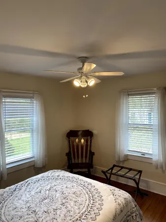 King Family Farmstead- Spacious family home