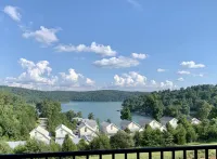 Brand new condo with gorgeous lake views