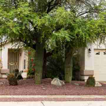 Great renovated home located in a fantastic community in East Tucson. Hotel Exterior