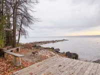 Cozy Cabin on the shore of Georgian Bay. Truly a hidden gem!