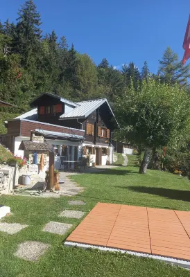 Chalet Familial de 1895 Tout Confort Avec une vue Magnifique Hotel a Crans-Montana