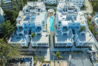 Beachfront Condo, 2 Pools & Private Beach Access, Sleeps 8 Guests