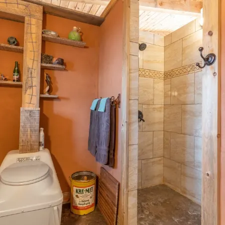 Beautiful Off-Grid Living @ Granny Flats