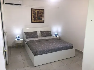 Magnificent bright apartment near the beach