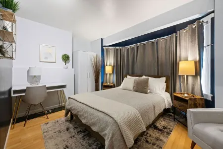 Sleeps 10, 5 bedrooms and 5 bathrooms in Sunny San Francisco. Close to BART Отели рядом с достопримечательностью «Дэвидсон, Маунт»