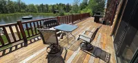 Fischer’s Secret Cabin on Private lake