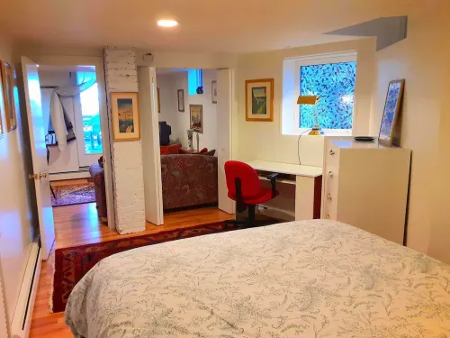 Panoramic view, large deck, ground floor apartment, walk to subway and beach