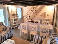 Puffins Cottage, Rock is very close to the beach, parking for 3 cars and garden.