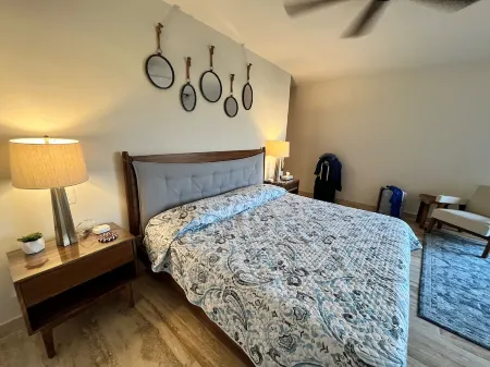 Exclusive Penthouse Retreat: Private Rooftop Pool & Premier Resort Facilities