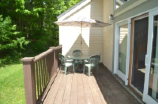 Condo < 1mi. from Mt. Snow / Free Shuttle