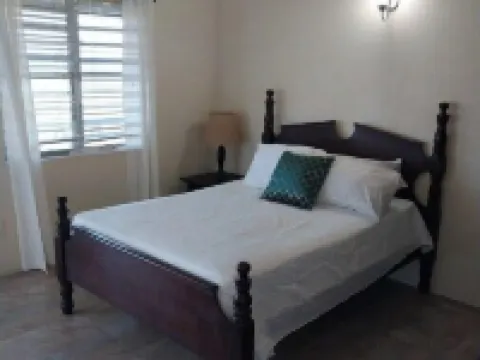 Beautiful island getaway, close proximity to popular beaches and historic site A 紐卡斯爾酒店