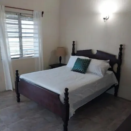 Beautiful island getaway, close proximity to popular beaches and historic site A