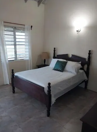 Beautiful island getaway, close proximity to popular beaches and historic site A