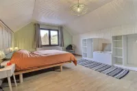 Terra: apartment just a stone's throw from the banks of the Meuse between Namur and Dinant Hotels in 