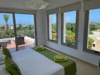 Beautiful Modern 3 Bed 2 Bath Villa With Large 10M Private Pool (heating €40 pd) โรงแรมใน