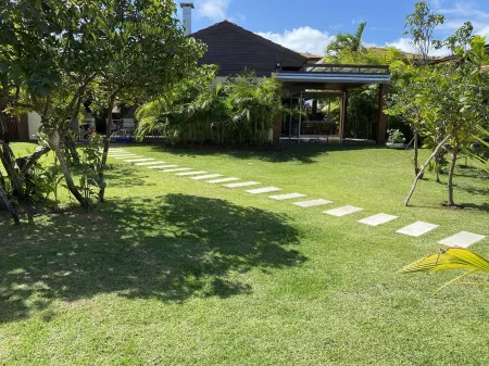 House Praia do Forte, High Luxury, 5 suites, decorated, Cond. The sea side, outbuilding