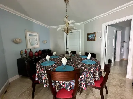 The Lighthouse, Unit 2C, Oyster Bay, St. Maarten Отели рядом с достопримечательностью «Dawn Beach»