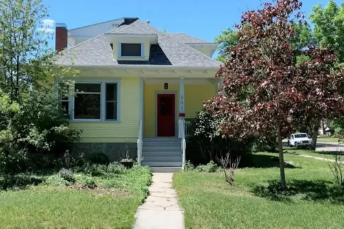 Charming heritage house 2-bedroom home in the heart of downtown.
