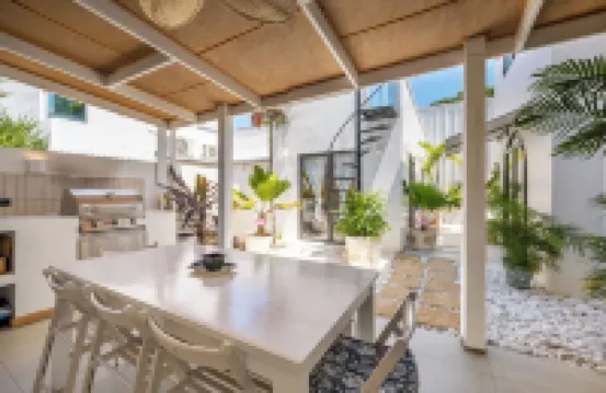 Lux 6-bed villa with WiFi, generator and AC in enchanting San Juan, Puerto Rico