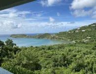 Authentic Island Stay, Budget-Friendly Cottage, Peaceful Setting, Stunning Views