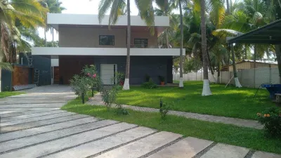 Spacious RANCHO ROSITA in peaceful Sonsonate with WiFi, AC Hôtels à : 