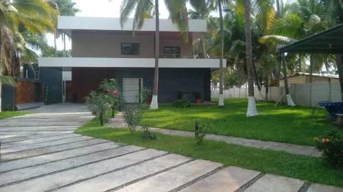 Spacious RANCHO ROSITA in peaceful Sonsonate with WiFi, AC Hotels in Acajutla